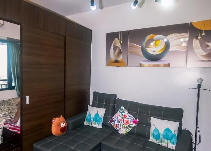 The Giggle Spot Cozy Makati Hideaway Pool & Gym 2270 アパート