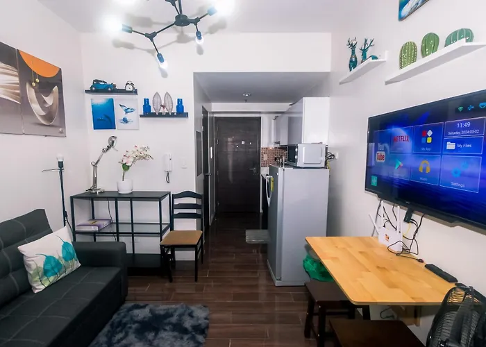 The Giggle Spot Cozy Makati Hideaway Pool & Gym 2270 マニラ市