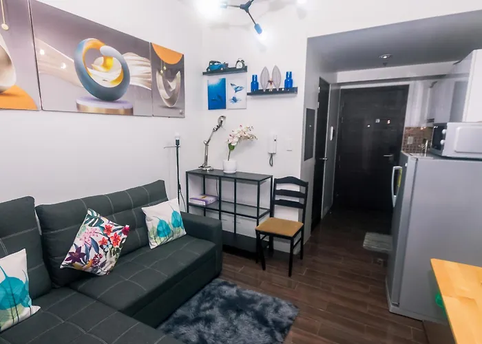 The Giggle Spot Cozy Makati Hideaway Pool & Gym 2270 マニラ市